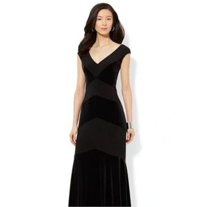 Black Velvet & Elastane Evening Gown